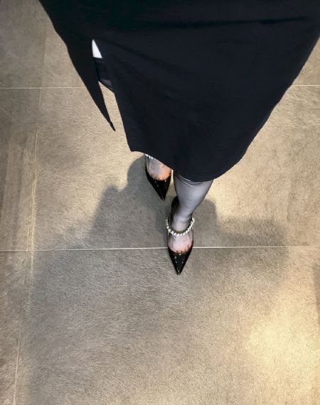 《穿长筒袜的有夫之妇》_JVID性感写真
